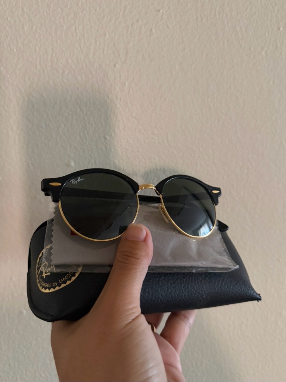 Ray-Ban Clubround Sunglasses in Black and Gold with Green Lenses